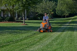 P525D Commercial Front Mower - view 4
